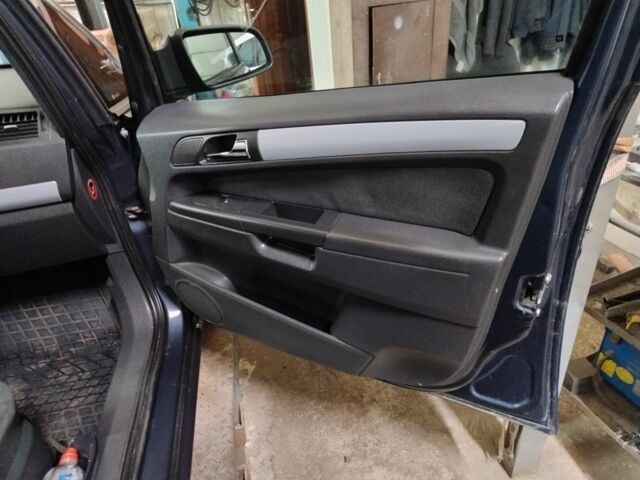 Синій Опель Зафіра, об'ємом двигуна 1.9 л та пробігом 280 тис. км за 4200 $, фото 17 на Automoto.ua