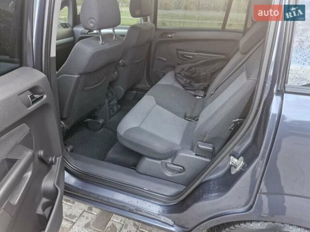 Синий Опель Зафира, объемом двигателя 1.6 л и пробегом 262 тыс. км за 4900 $, фото 4 на Automoto.ua