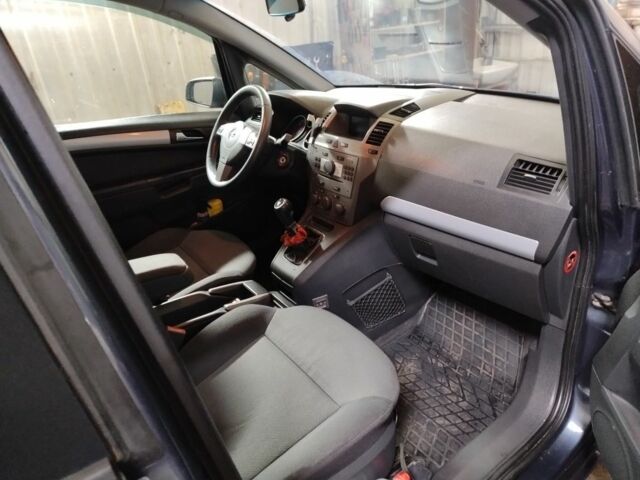 Синій Опель Зафіра, об'ємом двигуна 1.9 л та пробігом 280 тис. км за 4200 $, фото 16 на Automoto.ua