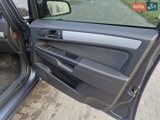 Синий Опель Зафира, объемом двигателя 1.6 л и пробегом 262 тыс. км за 4900 $, фото 11 на Automoto.ua