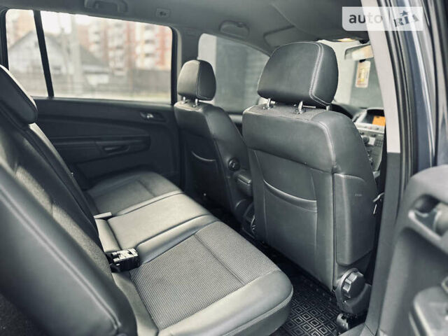 Синий Опель Зафира, объемом двигателя 1.91 л и пробегом 275 тыс. км за 5650 $, фото 17 на Automoto.ua