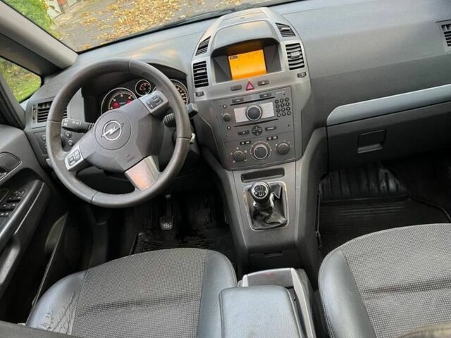 Синій Опель Зафіра, об'ємом двигуна 1.9 л та пробігом 310 тис. км за 2150 $, фото 3 на Automoto.ua