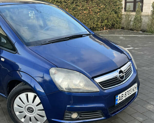 Синій Опель Зафіра, об'ємом двигуна 2.2 л та пробігом 203 тис. км за 4799 $, фото 6 на Automoto.ua