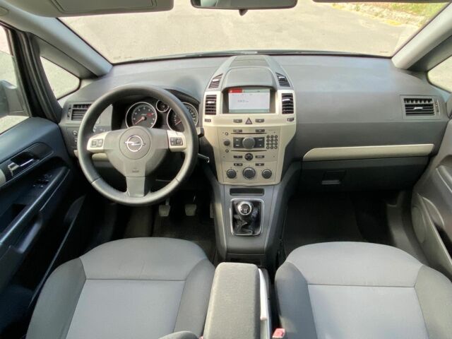 Синий Опель Зафира, объемом двигателя 0 л и пробегом 204 тыс. км за 6599 $, фото 8 на Automoto.ua