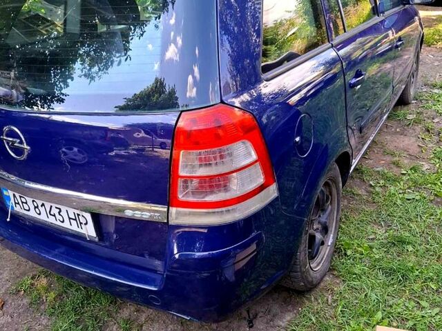 Синий Опель Зафира, объемом двигателя 1.6 л и пробегом 300 тыс. км за 4850 $, фото 6 на Automoto.ua