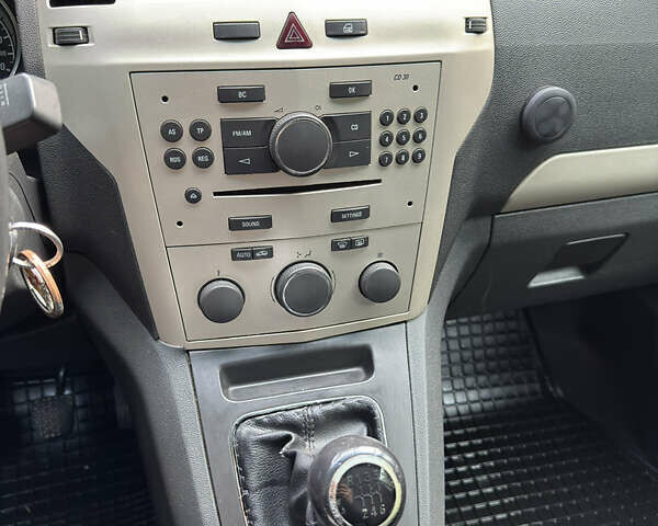 Синий Опель Зафира, объемом двигателя 1.91 л и пробегом 330 тыс. км за 5000 $, фото 15 на Automoto.ua