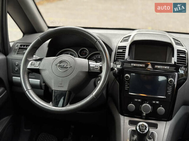 Синий Опель Зафира, объемом двигателя 1.9 л и пробегом 258 тыс. км за 5800 $, фото 34 на Automoto.ua