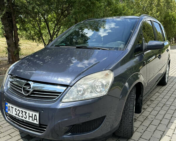 Синий Опель Зафира, объемом двигателя 1.7 л и пробегом 222 тыс. км за 6500 $, фото 2 на Automoto.ua