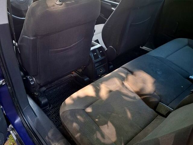 Синий Опель Зафира, объемом двигателя 1.6 л и пробегом 300 тыс. км за 4850 $, фото 2 на Automoto.ua