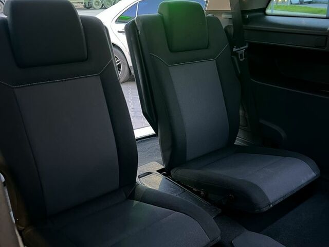 Синий Опель Зафира, объемом двигателя 1.6 л и пробегом 212 тыс. км за 5750 $, фото 10 на Automoto.ua