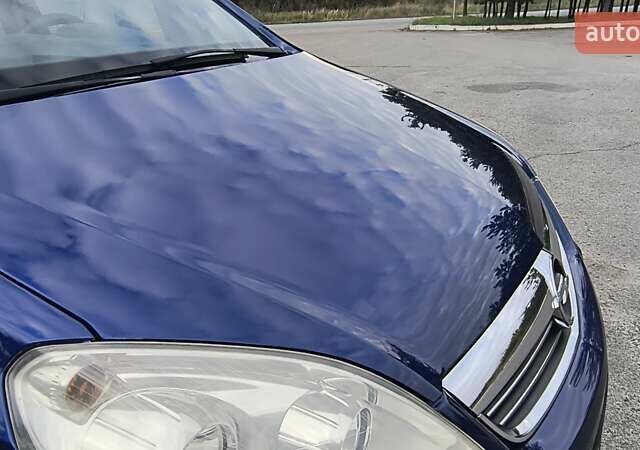 Синий Опель Зафира, объемом двигателя 1.6 л и пробегом 269 тыс. км за 5850 $, фото 32 на Automoto.ua