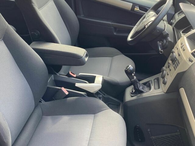 Синий Опель Зафира, объемом двигателя 0 л и пробегом 204 тыс. км за 6599 $, фото 10 на Automoto.ua