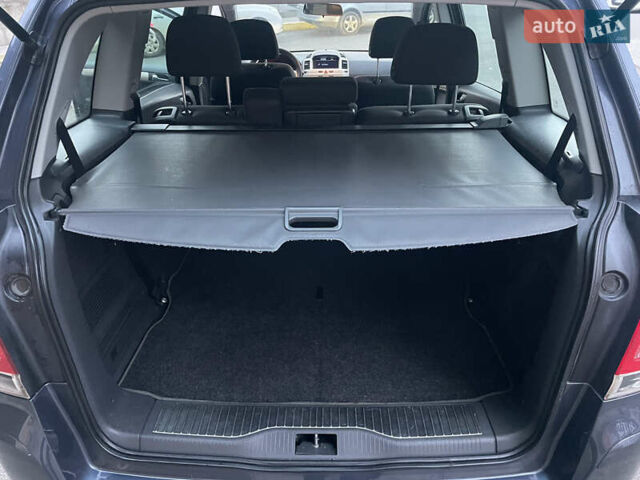 Синий Опель Зафира, объемом двигателя 1.6 л и пробегом 285 тыс. км за 6700 $, фото 30 на Automoto.ua