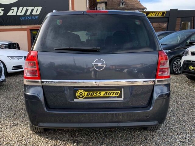 Синий Опель Зафира, объемом двигателя 1.7 л и пробегом 231 тыс. км за 6999 $, фото 4 на Automoto.ua