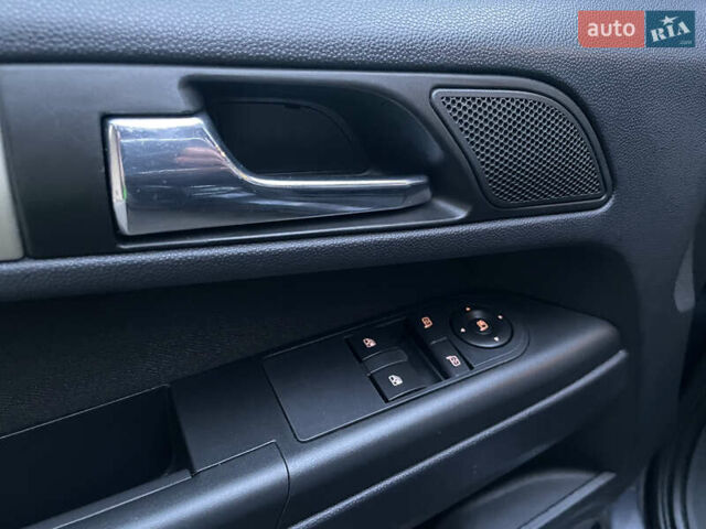 Синий Опель Зафира, объемом двигателя 1.6 л и пробегом 285 тыс. км за 6700 $, фото 43 на Automoto.ua