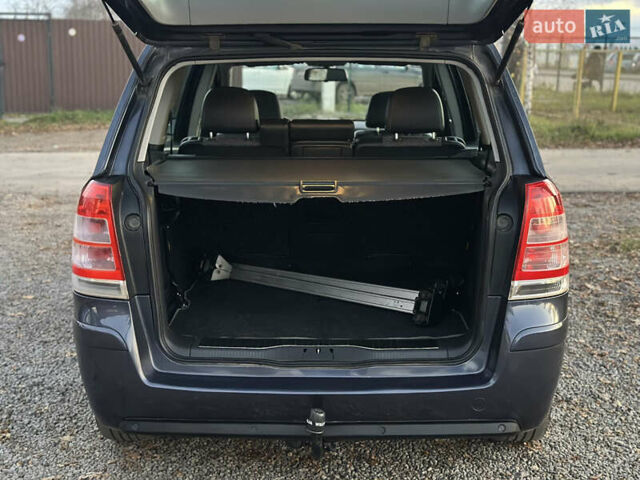 Синий Опель Зафира, объемом двигателя 1.8 л и пробегом 217 тыс. км за 7000 $, фото 50 на Automoto.ua