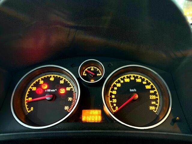 Синий Опель Зафира, объемом двигателя 1.6 л и пробегом 212 тыс. км за 5750 $, фото 12 на Automoto.ua