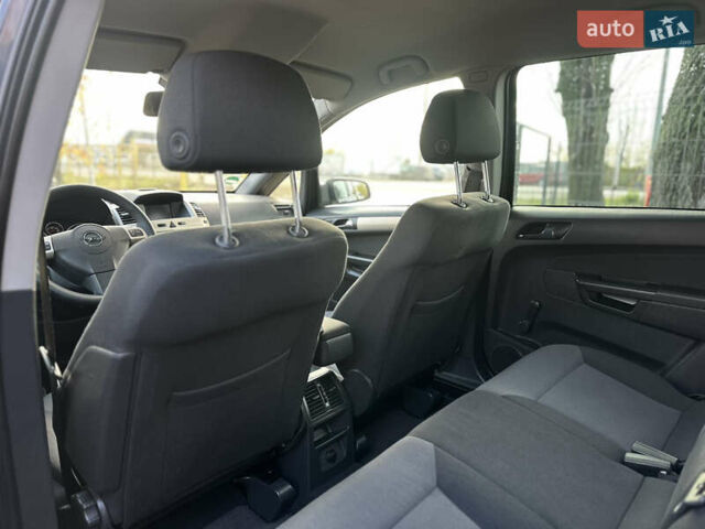 Синий Опель Зафира, объемом двигателя 1.8 л и пробегом 201 тыс. км за 6800 $, фото 32 на Automoto.ua