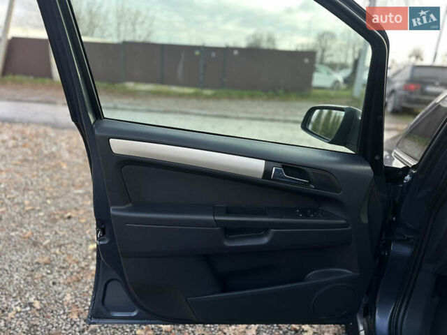 Синий Опель Зафира, объемом двигателя 1.8 л и пробегом 201 тыс. км за 6800 $, фото 18 на Automoto.ua