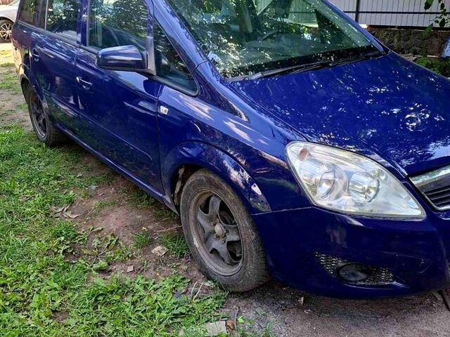 Синий Опель Зафира, объемом двигателя 1.6 л и пробегом 300 тыс. км за 4850 $, фото 1 на Automoto.ua