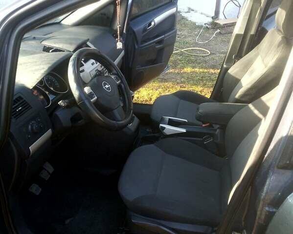 Синий Опель Зафира, объемом двигателя 1.7 л и пробегом 297 тыс. км за 6000 $, фото 4 на Automoto.ua