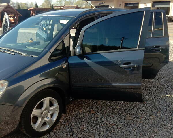 Синий Опель Зафира, объемом двигателя 1.69 л и пробегом 266 тыс. км за 6500 $, фото 12 на Automoto.ua