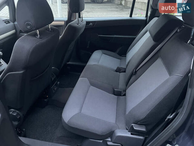 Синий Опель Зафира, объемом двигателя 1.6 л и пробегом 285 тыс. км за 6700 $, фото 27 на Automoto.ua