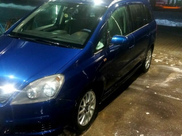 Синий Опель Зафира, объемом двигателя 1.7 л и пробегом 250 тыс. км за 5500 $, фото 1 на Automoto.ua