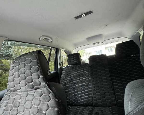 Синий Опель Зафира, объемом двигателя 1.91 л и пробегом 330 тыс. км за 5000 $, фото 17 на Automoto.ua