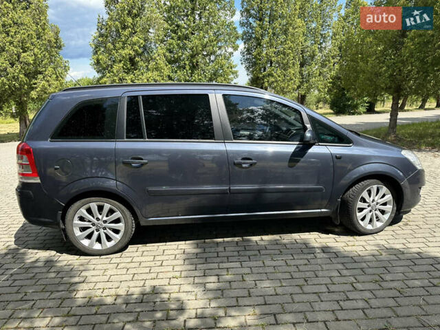 Синий Опель Зафира, объемом двигателя 1.7 л и пробегом 222 тыс. км за 6500 $, фото 9 на Automoto.ua
