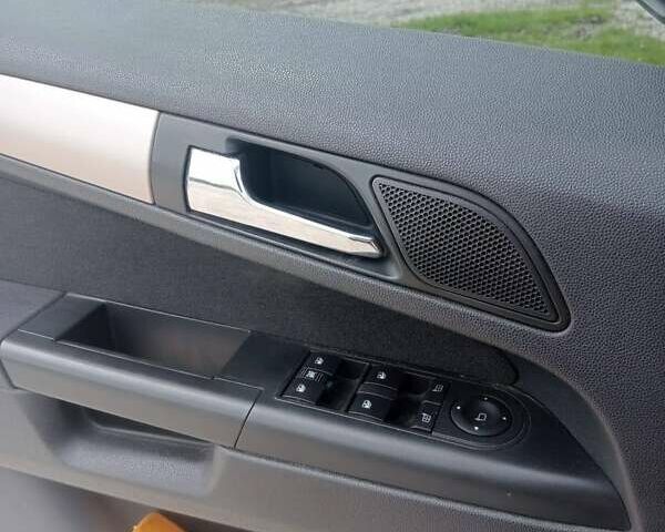 Синий Опель Зафира, объемом двигателя 1.7 л и пробегом 290 тыс. км за 6000 $, фото 13 на Automoto.ua