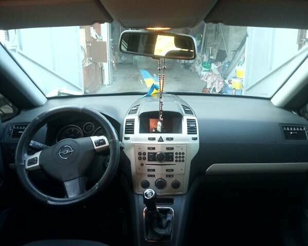 Синий Опель Зафира, объемом двигателя 1.7 л и пробегом 297 тыс. км за 6000 $, фото 10 на Automoto.ua