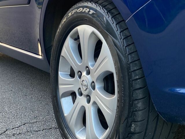 Синий Опель Зафира, объемом двигателя 0 л и пробегом 204 тыс. км за 6599 $, фото 5 на Automoto.ua