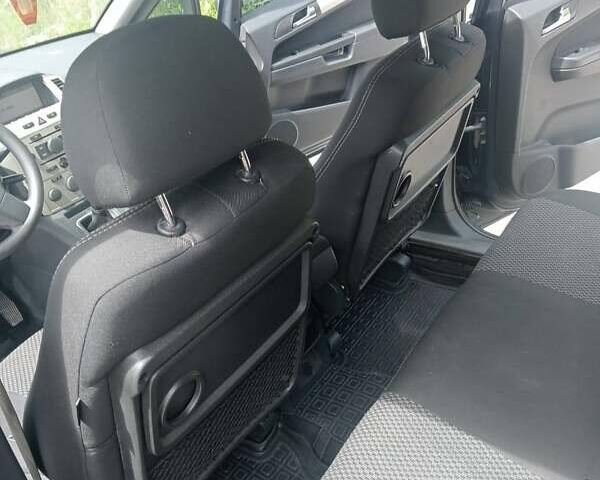 Синий Опель Зафира, объемом двигателя 1.7 л и пробегом 290 тыс. км за 6000 $, фото 8 на Automoto.ua