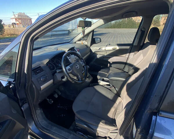 Синий Опель Зафира, объемом двигателя 1.9 л и пробегом 270 тыс. км за 6200 $, фото 5 на Automoto.ua