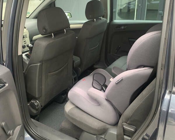 Синий Опель Зафира, объемом двигателя 1.69 л и пробегом 290 тыс. км за 5700 $, фото 14 на Automoto.ua