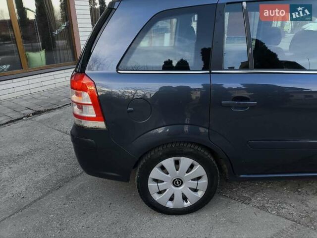 Синий Опель Зафира, объемом двигателя 1.9 л и пробегом 259 тыс. км за 5350 $, фото 13 на Automoto.ua