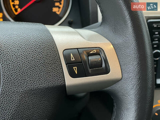 Синий Опель Зафира, объемом двигателя 1.6 л и пробегом 207 тыс. км за 6300 $, фото 29 на Automoto.ua