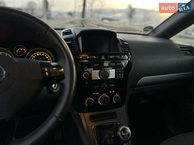 Синий Опель Зафира, объемом двигателя 1.8 л и пробегом 217 тыс. км за 7000 $, фото 27 на Automoto.ua