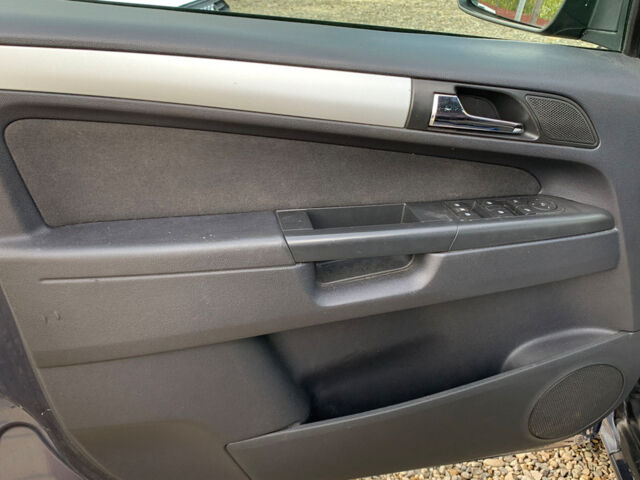 Синий Опель Зафира, объемом двигателя 1.7 л и пробегом 231 тыс. км за 6999 $, фото 6 на Automoto.ua