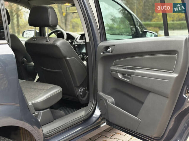 Синий Опель Зафира, объемом двигателя 1.9 л и пробегом 258 тыс. км за 5800 $, фото 28 на Automoto.ua