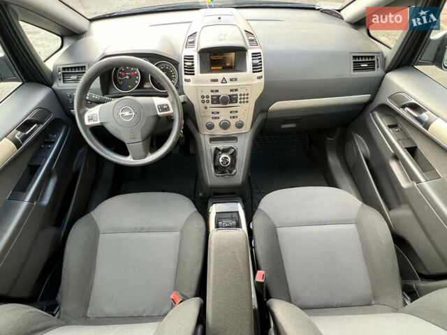 Синий Опель Зафира, объемом двигателя 1.8 л и пробегом 170 тыс. км за 6300 $, фото 19 на Automoto.ua