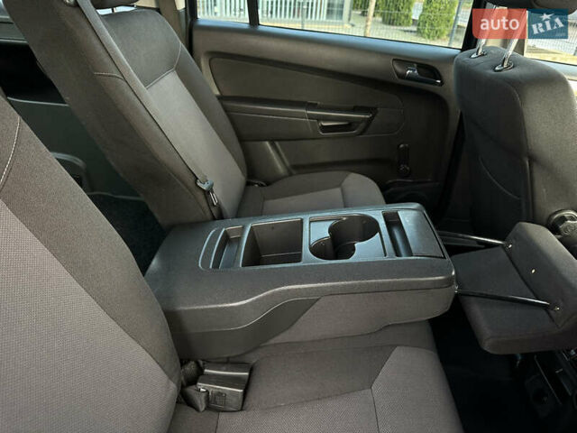 Синий Опель Зафира, объемом двигателя 1.8 л и пробегом 201 тыс. км за 6800 $, фото 41 на Automoto.ua