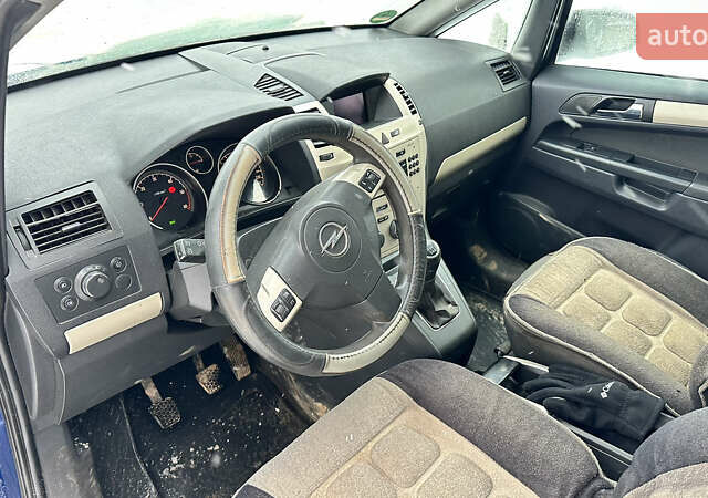 Синий Опель Зафира, объемом двигателя 1.69 л и пробегом 301 тыс. км за 3700 $, фото 15 на Automoto.ua