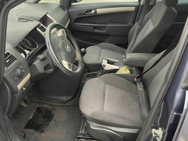 Синий Опель Зафира, объемом двигателя 0 л и пробегом 300 тыс. км за 5350 $, фото 1 на Automoto.ua