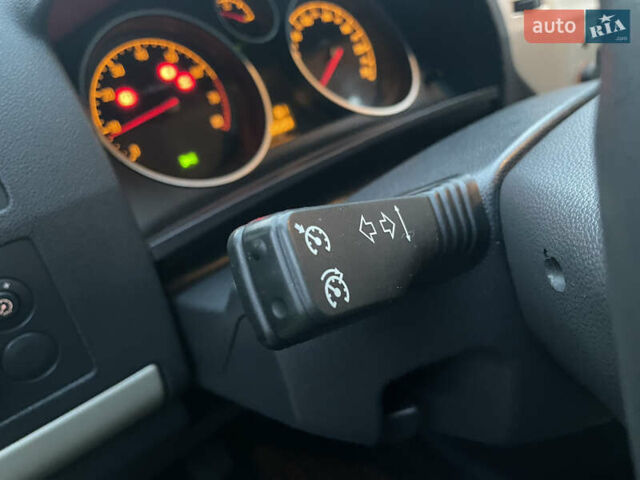 Синий Опель Зафира, объемом двигателя 1.6 л и пробегом 285 тыс. км за 6700 $, фото 41 на Automoto.ua