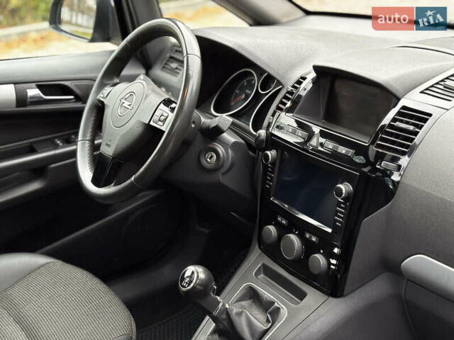 Синий Опель Зафира, объемом двигателя 1.9 л и пробегом 258 тыс. км за 5800 $, фото 26 на Automoto.ua