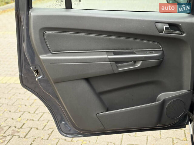 Синий Опель Зафира, объемом двигателя 1.9 л и пробегом 258 тыс. км за 5800 $, фото 19 на Automoto.ua