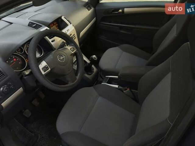 Синий Опель Зафира, объемом двигателя 1.9 л и пробегом 259 тыс. км за 5350 $, фото 18 на Automoto.ua