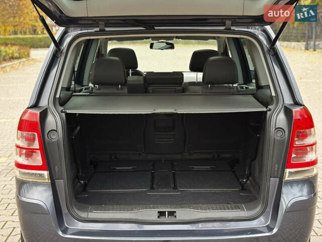 Синий Опель Зафира, объемом двигателя 1.9 л и пробегом 258 тыс. км за 5800 $, фото 36 на Automoto.ua